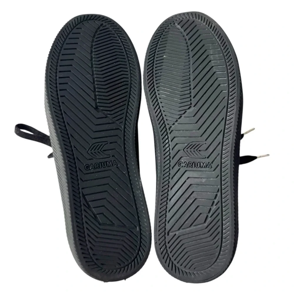 Cariuma OCA Low All Black Canvas Sneaker | 11_7